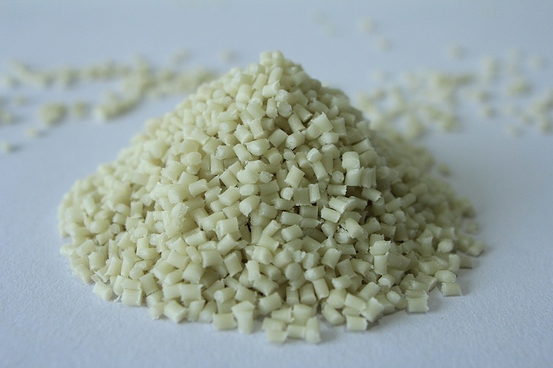 尼龍加30玻纖--中新華美改性塑料