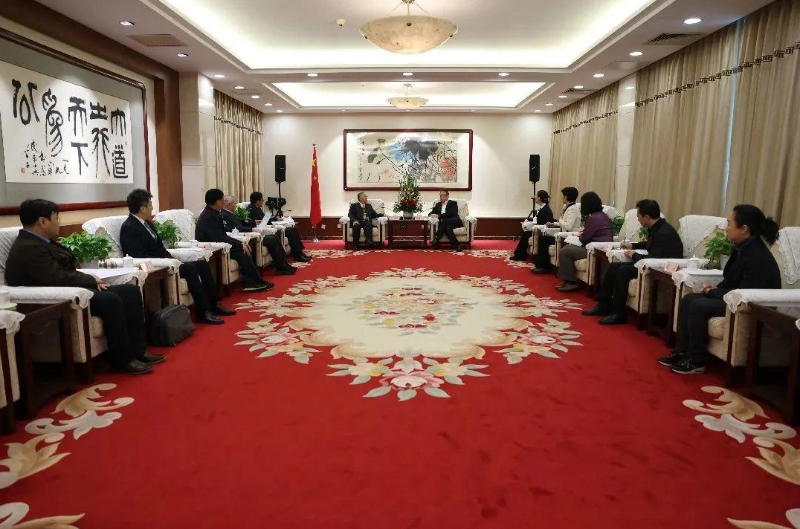 全國人大常委會(huì)副委員長、民革中央主席鄭建邦會(huì)見臺(tái)灣奇美集團(tuán)董事長許春華